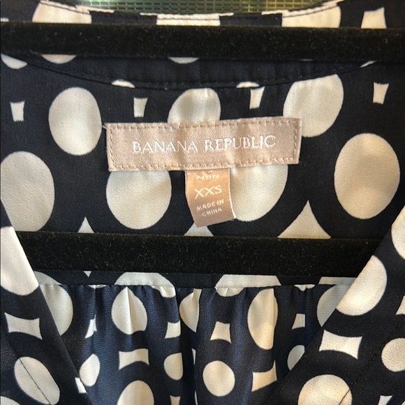 Banana Republic Black and White Blouse Elegant Top - Picture 2 of 4